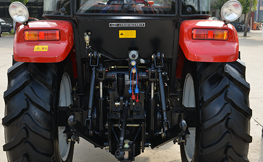 AG亚游集团-600型拖拉机
